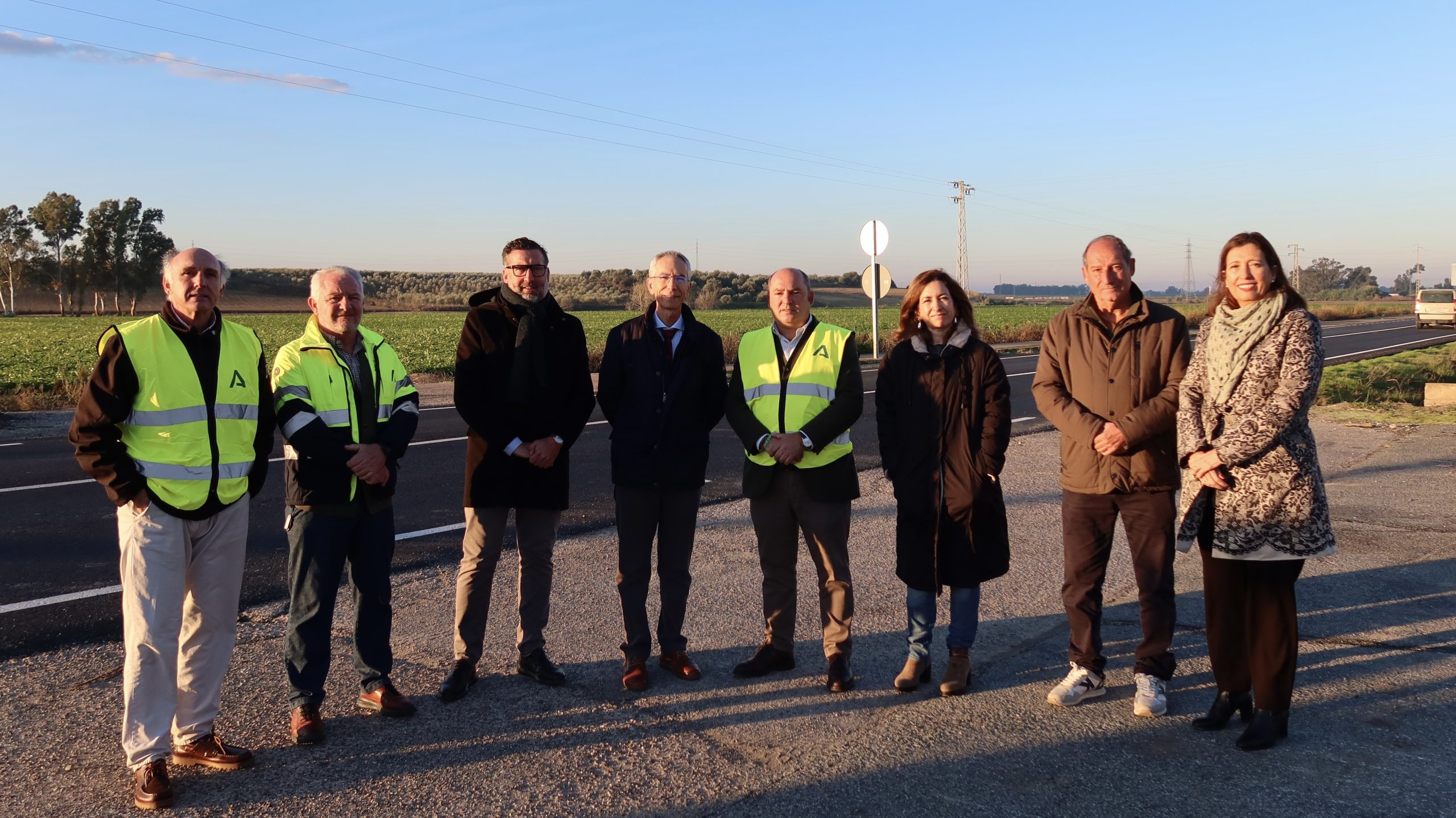 El delegado territorial de Fomento y el alcalde de Utrera visitan los 5km de obras en la A-362