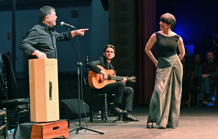 Tomás de Perrate y Leonor Leal protagonizaron un grandioso encuentro flamenco en las tablas del Enrique de la Cuadra
