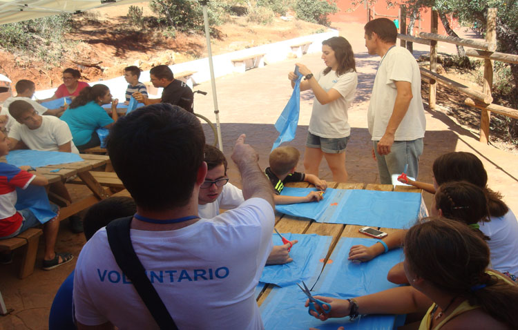 Stand solidario de Apdis en el cine de verano