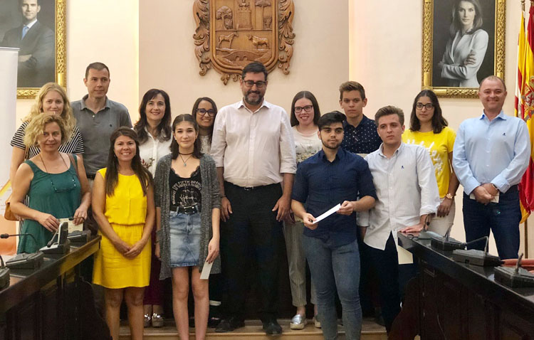 Las solicitudes de ayudas al transporte para jóvenes de Utrera superan las becas ofertadas