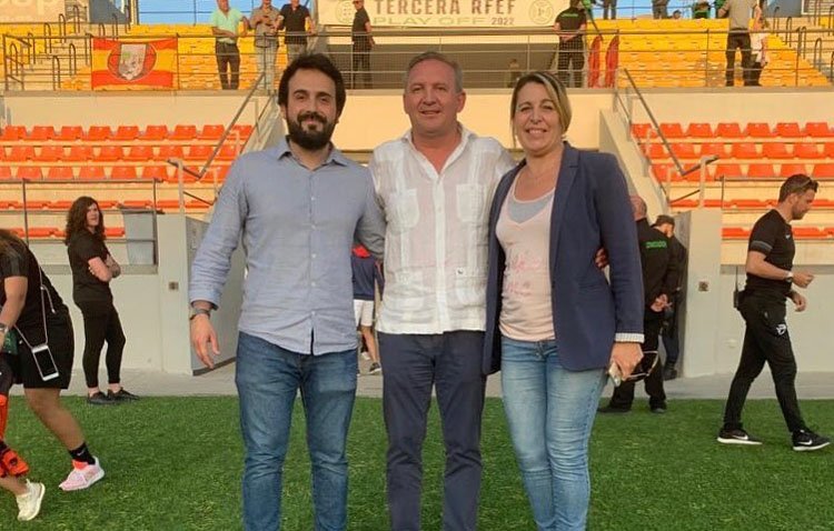 El Ayuntamiento financia el viaje a Madrid de los aficionados del Club Deportivo Utrera