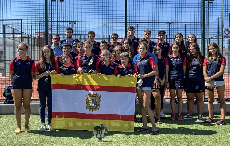 El Club Natación Utrera conquista el XVI trofeo `Virgen de Gracia´ de Carmona