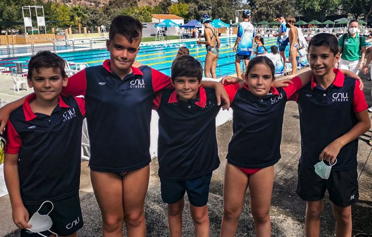 Los benjamines del Club Natación Utrera  ponen el broche a la temporada con la participación en el Campeonato de Andalucía