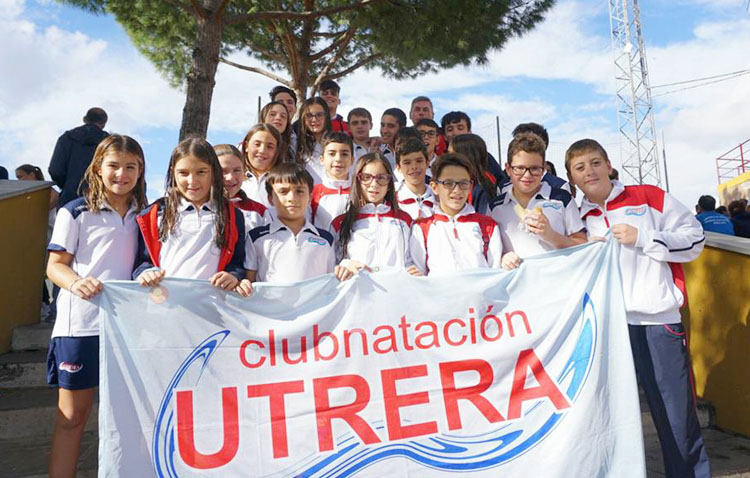 Éxito del Club Natación Utrera en el trofeo «Nuestra Señora del Águila»