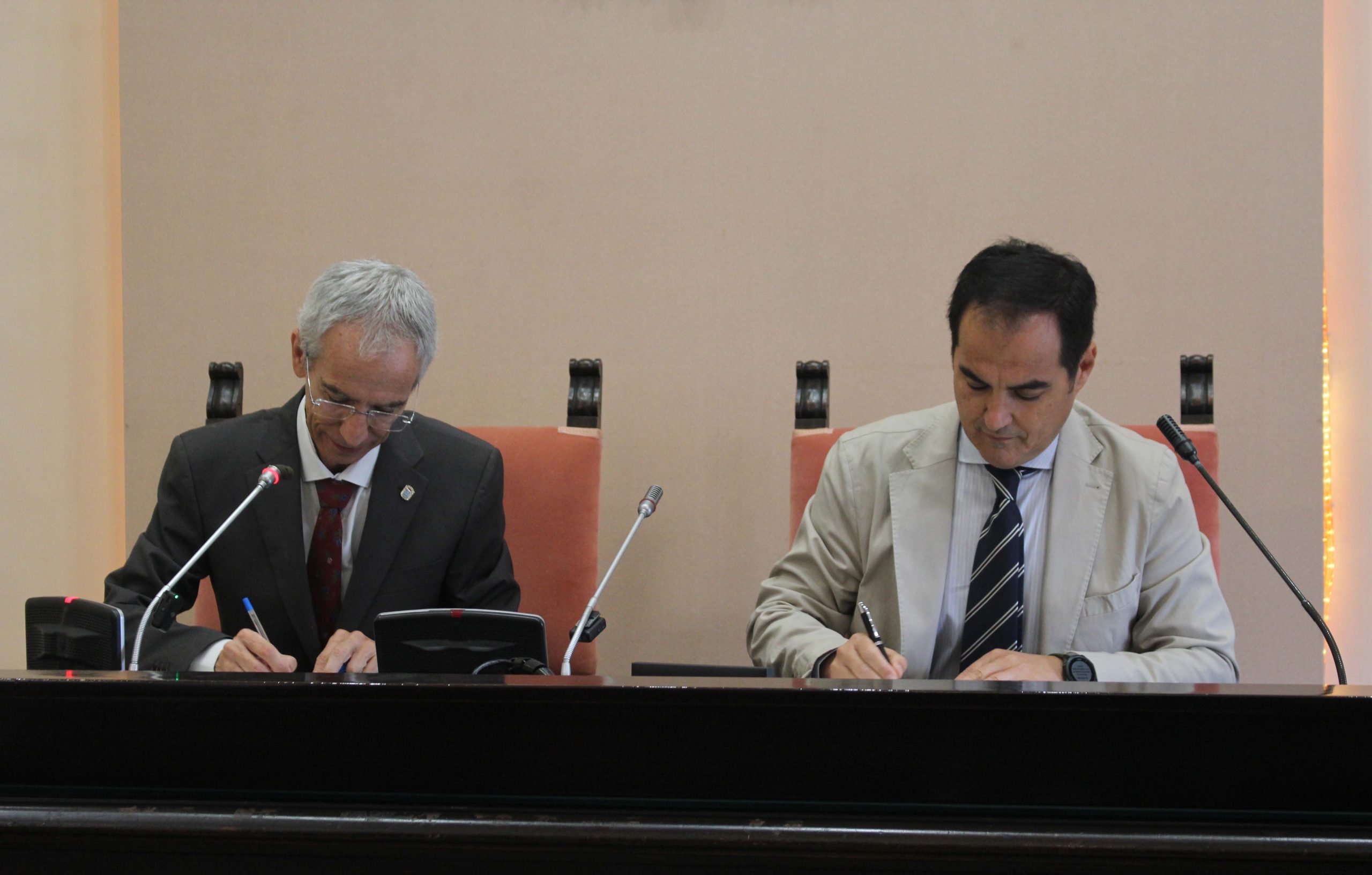 El PSOE de Utrera afirma que «Curro Jiménez pone el Ayuntamiento al servicio de la campaña electoral del PP en Andalucía»