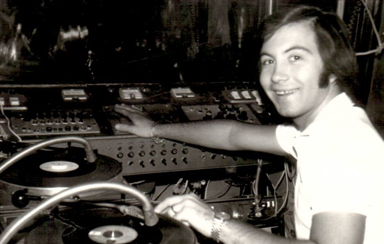Un encuentro solidario para los nostálgicos de las discotecas de Utrera