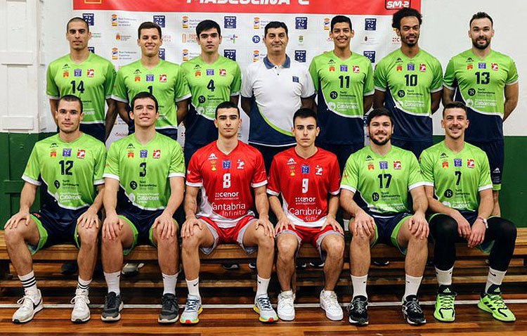 El utrerano Fran Calzón hace historia y gana la Copa del Príncipe de Voleibol