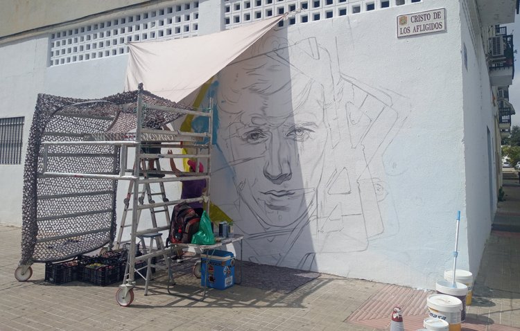 El original homenaje a Bambino en forma de grafiti va tomando forma