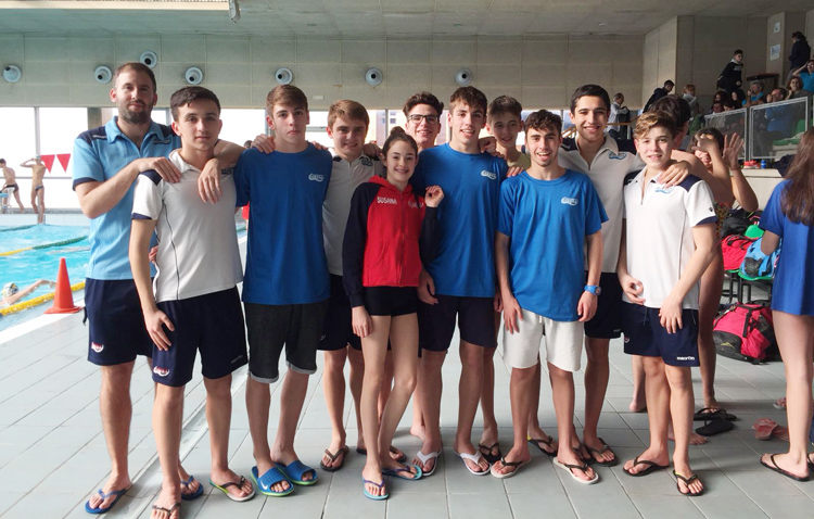 El Club Natación Utrera Comienza en el Circuito Provincial de Natación