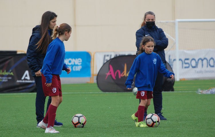 La futbolista utrerana Lola Sánchez cosecha las primeras victorias con la selección sevillana en la copa Andalucía alevín