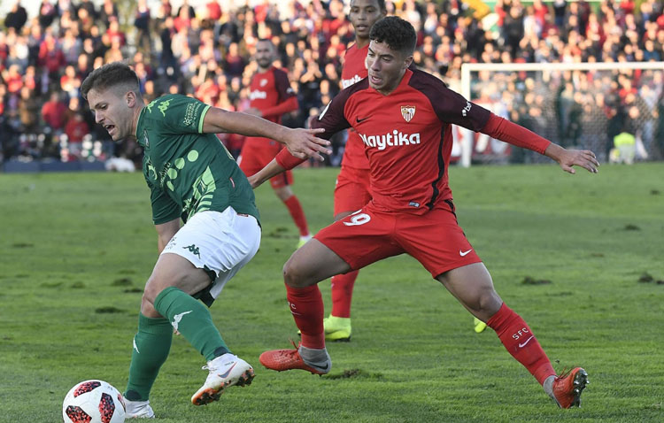 El utrerano Pepe Mena viaja a Estados Unidos con el Sevilla FC