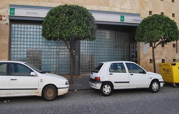 El paro baja en 154 personas en Utrera durante el mes de julio