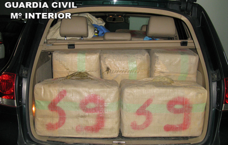 Detenido en Utrera con 450 kilos de hachís tras una espectacular persecución por la A-394