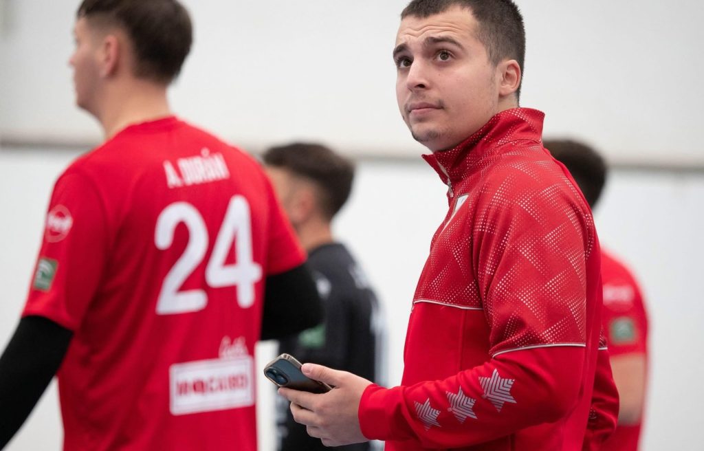 El utrerano Ángel Ocaña en la Copa Príncipe con Barça Voleibol