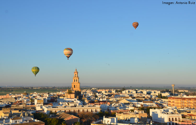 Unas vistas privilegiadas de Utrera a bordo de cinco globos (IMÁGENES)