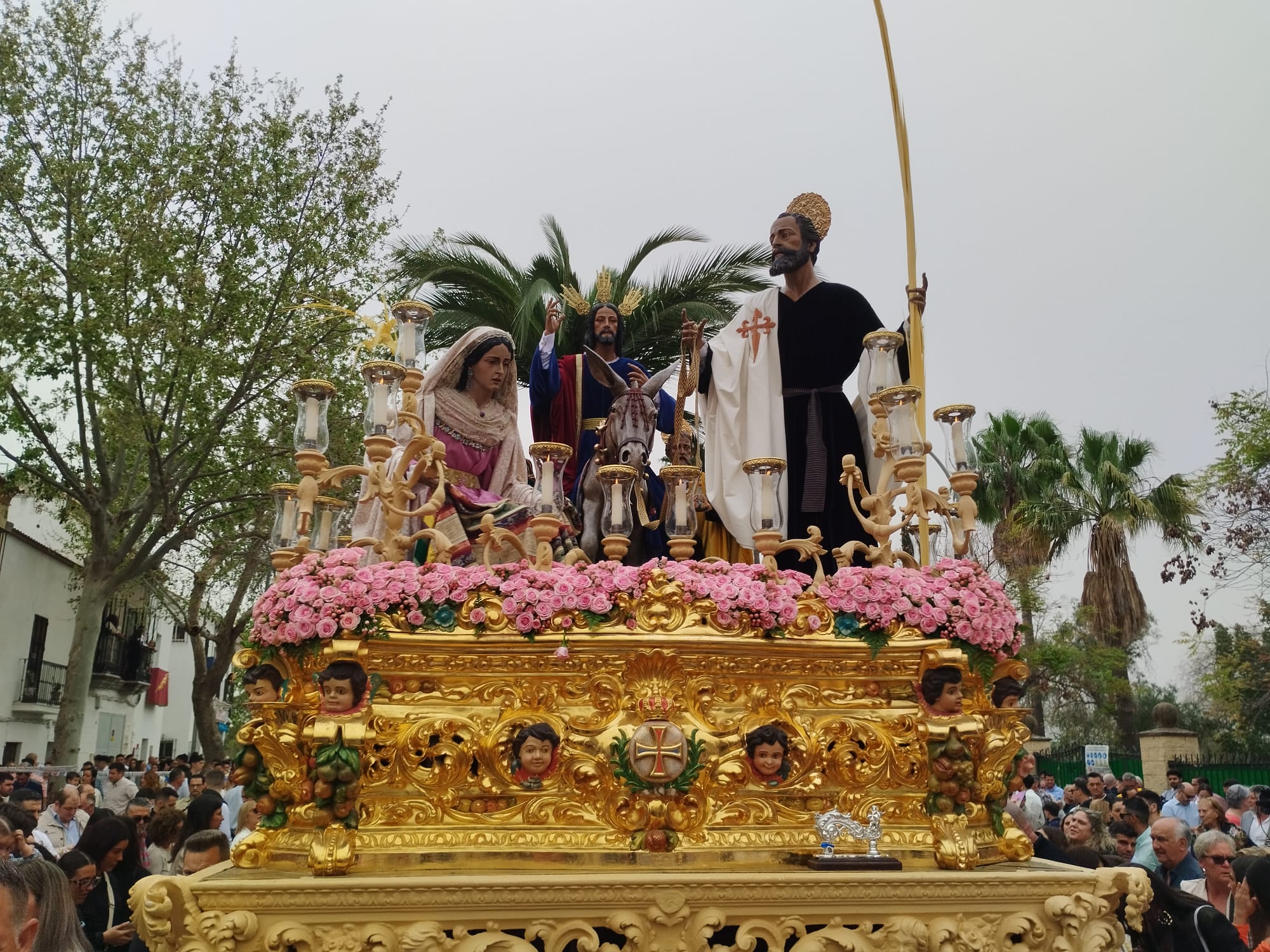 Comienza el Domingo de Ramos en Utrera, La Borriquita ya está en la calle