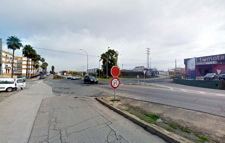 El esperado semáforo al final de la calle Molares será una realidad «en 15 ó 20 días»