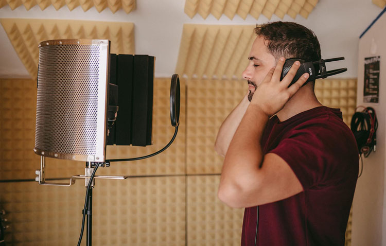Alejandro Sanz comparte el talento del utrerano Abel Romano (VÍDEO)
