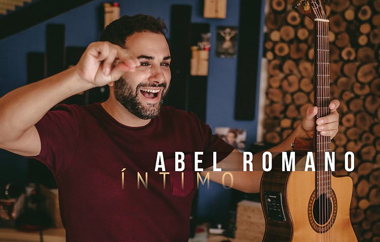 El cantante utrerano Abel Romano presenta ‘Íntimo’, el tercer disco de su carrera artística