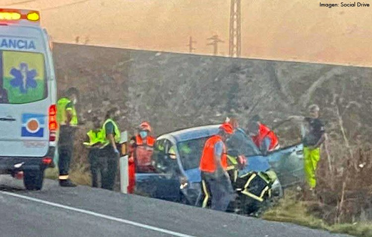 Herida una persona tras salirse su coche de la carretera en Utrera