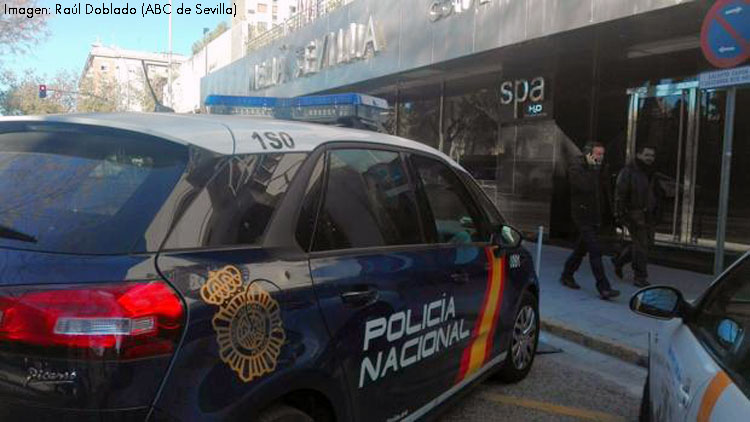 El funeral por el utrerano fallecido al caer por el hueco del montacargas de un hotel de Sevilla será este jueves en Santiago
