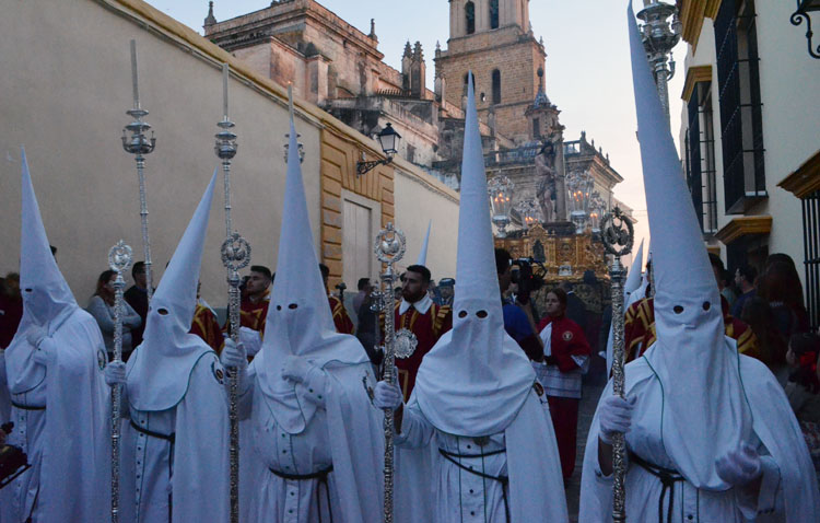 El Miércoles Santo llega en Utrera con la estación de penitencia de los Aceituneros