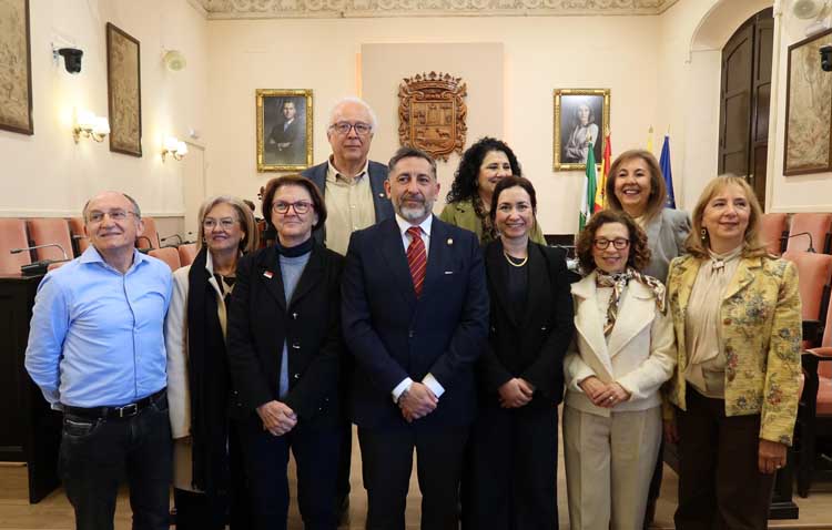 El Ayuntamiento de Utrera celebra un acto en homenaje al personal docente jubilado