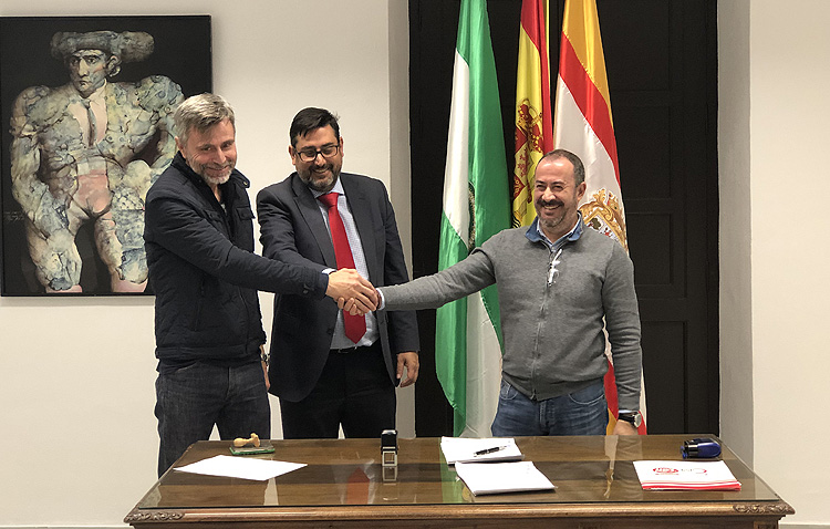 El pleno refrenda el convenio colectivo para el personal laboral del Ayuntamiento de Utrera