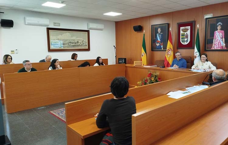ADELQUIVIR presenta en Los Molares las nuevas bases reguladoras de ayudas LEADER ante empresarios y emprendedores del municipio