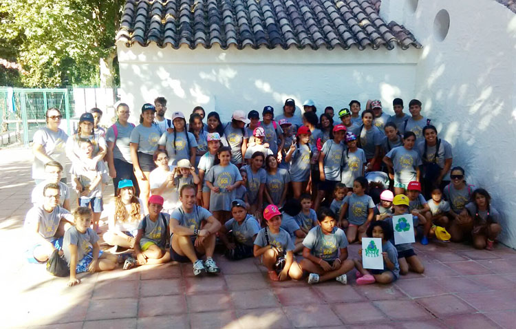 Medio centenar de niños en riesgo de exclusión social disfrutan de vacaciones gracias a Aldaba y a Mujeres de Santiago