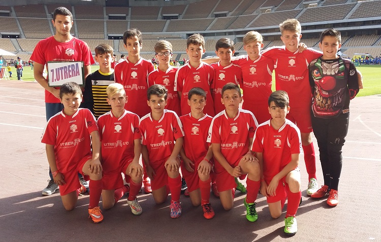 El alevín de la Escuela de Utrera busca el «Mundialito»