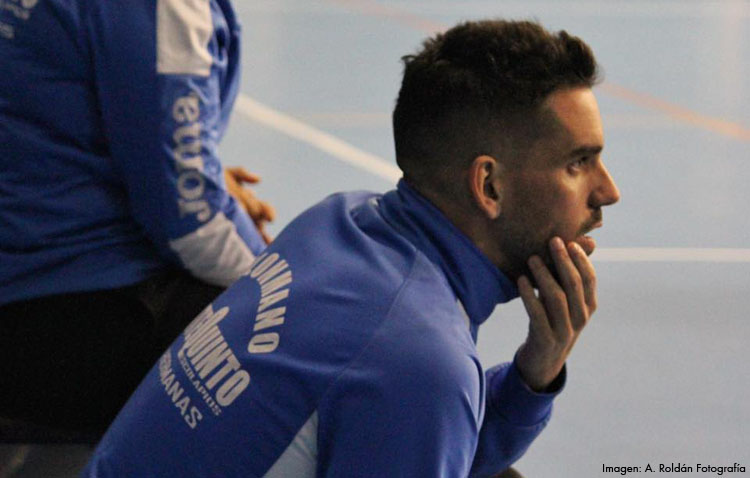 El utrerano Alfredo Muñoz formará parte de la Selección Andaluza Femenina de Balonmano Playa
