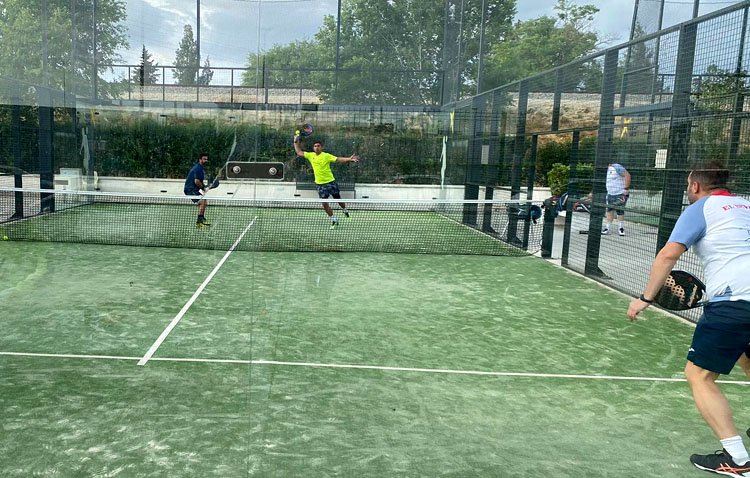 Almazara Club intensifica su apuesta por el pádel con 15 equipos federados para la temporada 2021/2022
