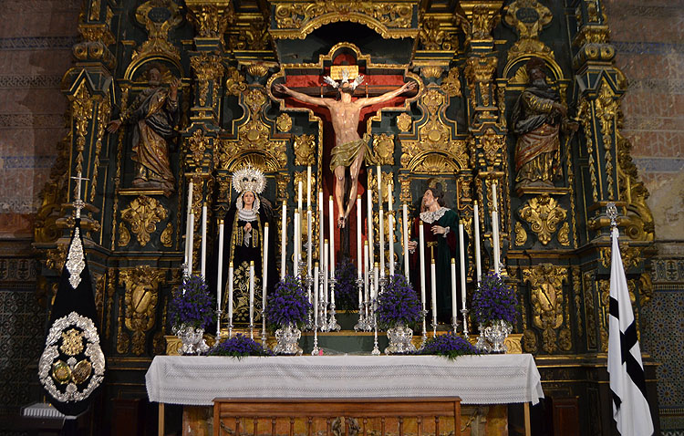 Los Muchachos de Consolación suspenden los cultos al Cristo del Perdón, la visita de la Virgen de la Amargura al geriátrico, los ensayos y cierra su casa-hermandad