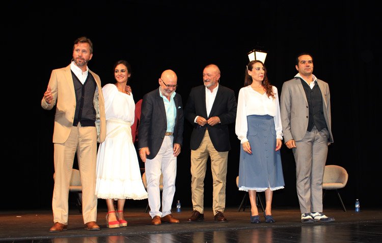 «Los Compadres» y Arturo Pérez-Reverte encandilan al público en Utrera [VÍDEO E IMÁGENES]