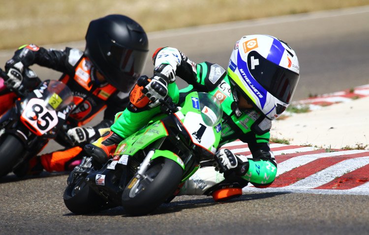 El piloto utrerano Álvaro Chichurri se coloca en la segunda posición del Campeonato de España de Minivelocidad