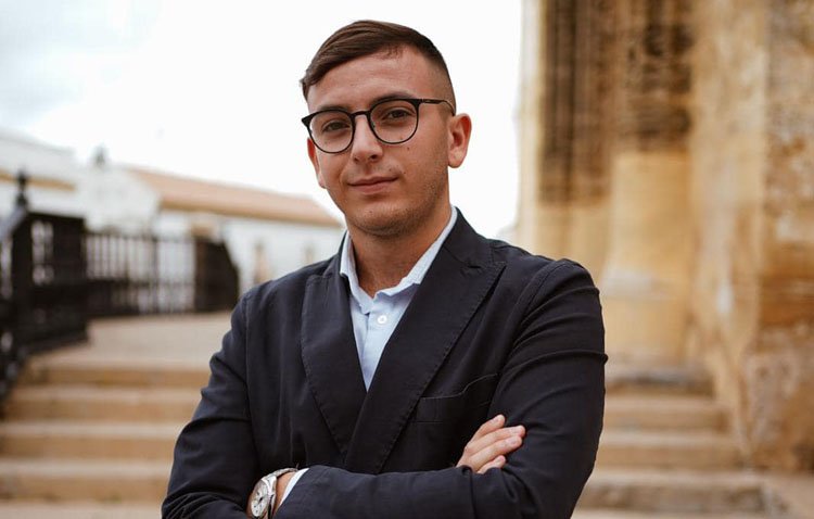 El joven Álvaro Ordóñez pregonará la Semana Santa de la Quinta Angustia el domingo 25 en la parroquia de Santa María