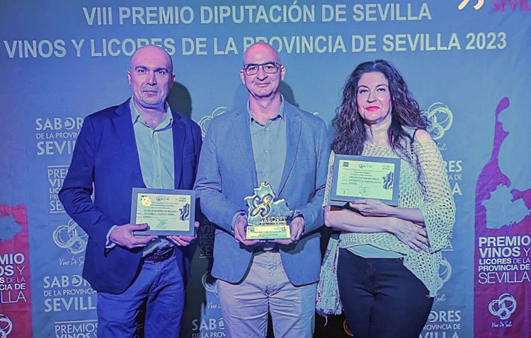 El anís seco ‘Flor de Utrera’, premiado como el mejor licor tradicional de la provincia
