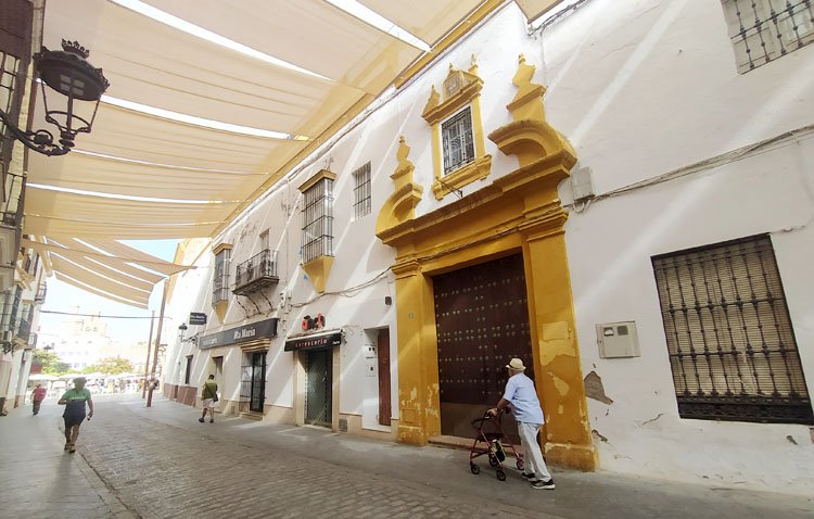 La antigua sede de la concejalía de Educación, a un paso de transformarse en el nuevo comedor del colegio Rodrigo Caro