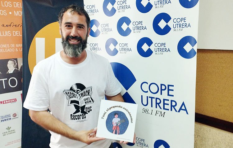 El utrerano Antonio Jesús Zapata lanza ‘Toni, el pequeño astrónomo’, una obra divulgativa en forma de cuento