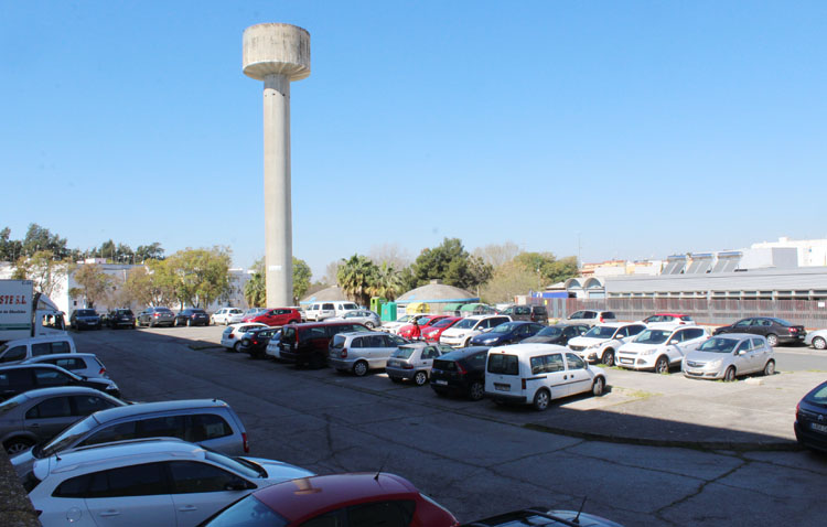 El gobierno de Utrera desecha el proyecto de parking tras el cuartel de la Guardia Civil por una tubería de abastecimiento