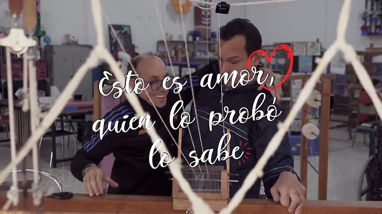 Un emotivo vídeo dedicado a Apudes muestra que «sólo hay un tipo de amor» [VÍDEO]