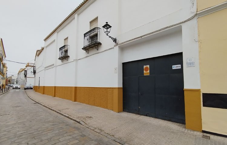 La Semana Santa incorpora este año en Utrera un servicio gratuito de aseos públicos