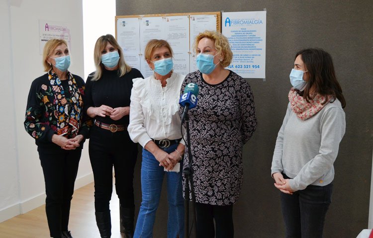 Un importante salto de calidad para la asociación de afectados de fibromialgia con la apertura de una nueva sede en Utrera