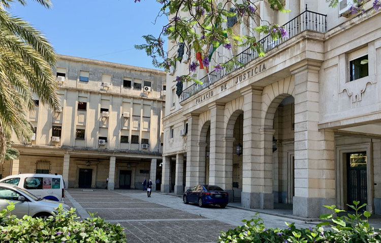 Condenados por agredirse en plena calle en Utrera
