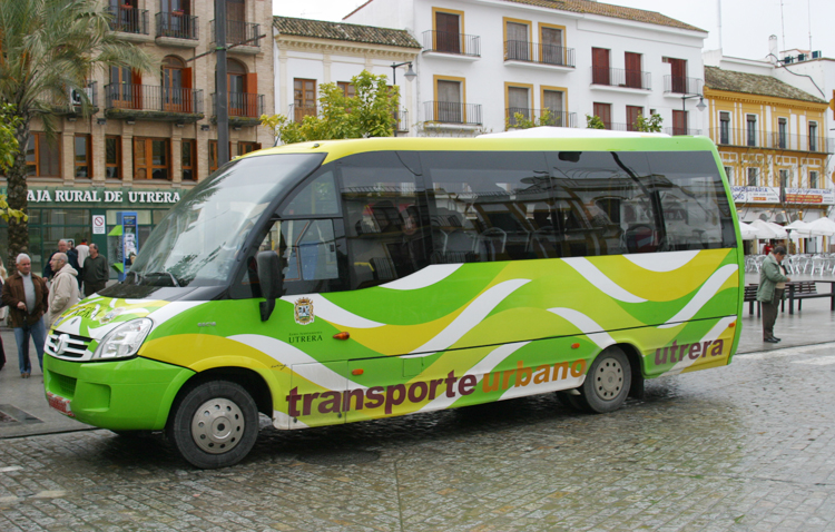 El autobús urbano cambia varias paradas por averías en los vehículos