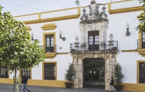 El Ayuntamiento de Utrera destaca que «la mejora de la gestión económica reduce el pago a proveedores a 59 días»