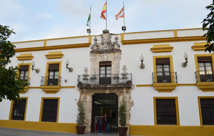 El Ayuntamiento reconoce ante el juez el incumplimiento del convenio colectivo «para evitar una sentencia condenatoria»