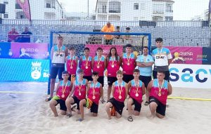 Los infantiles del Club Balonmano Utrera brillan en el Campeonato de Andalucía de Balonmano Playa