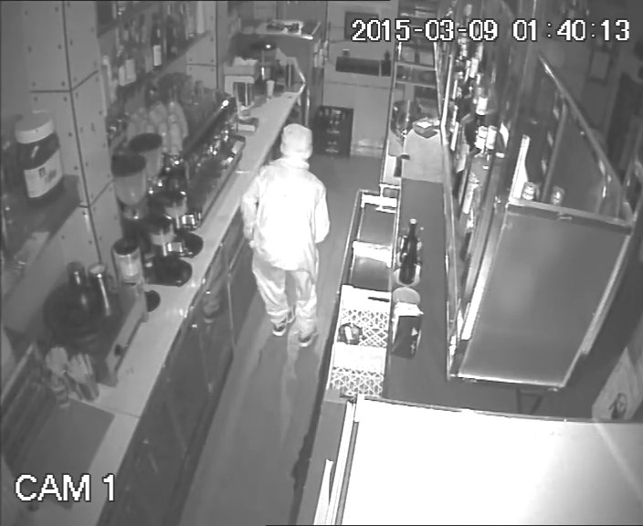 Detenidos los autores del robo en el bar Mercantil y en otros comercios